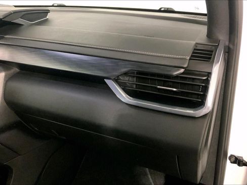 Used 2025 GMC Acadia Elevation FWD image 16