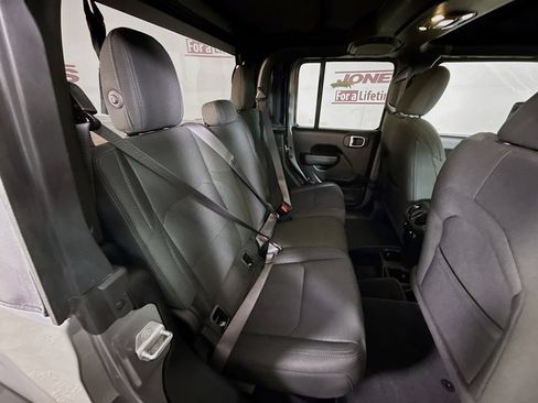 Used 2021 Jeep Gladiator Sport AWD/4WD image 30
