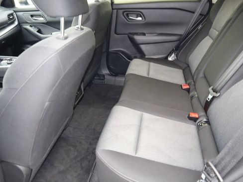 Certified 2025 Nissan Rogue SV AWD/4WD image 17