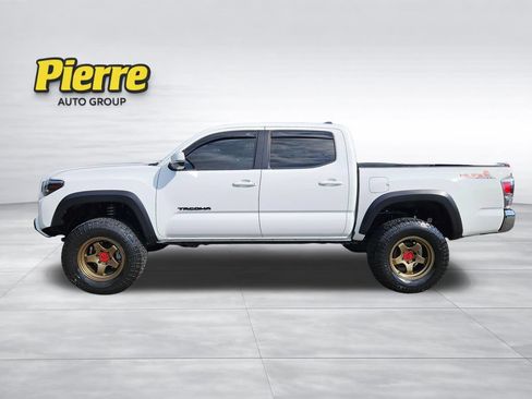 Used 2023 Toyota Tacoma TRD Off-Road w/ Black Out Package (TMS) AWD/4WD image 2