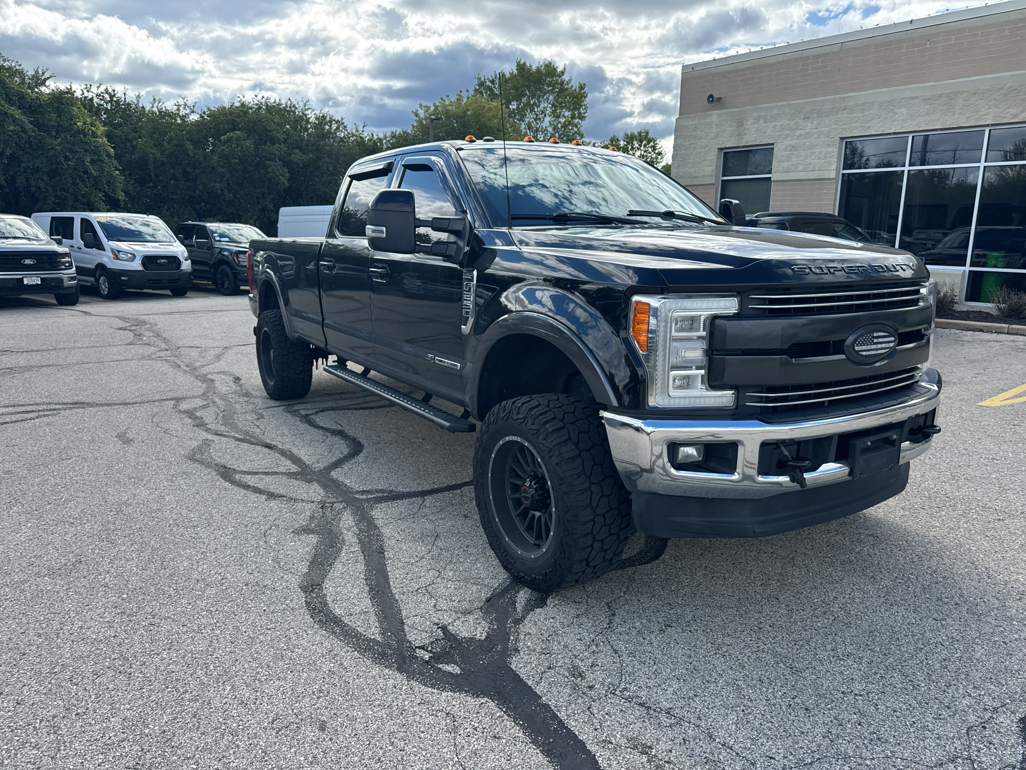 Used 2017 Ford F250 Lariat w/ FX4 Off-Road Package AWD/4WD image 3