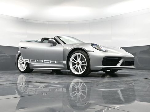 Certified 2024 Porsche 911 Targa 4 GTS image 40