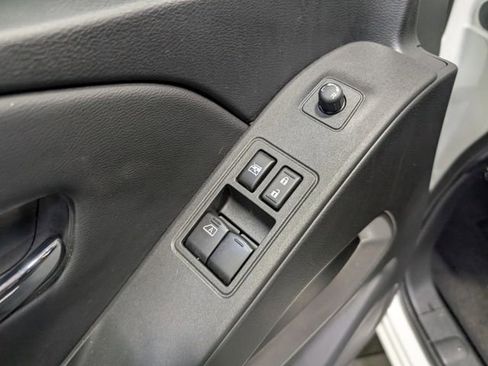 Used 2025 Nissan Frontier SV w/ SV Convenience Package image 11