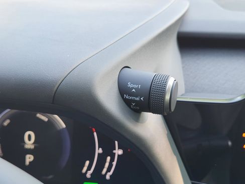 Certified 2025 Lexus UX 300h FWD image 27