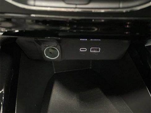 Certified 2024 Chevrolet Trax LT image 24