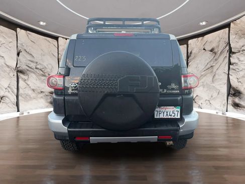 Used 2014 Toyota FJ Cruiser 4WD w/ Upgrade Package image 7