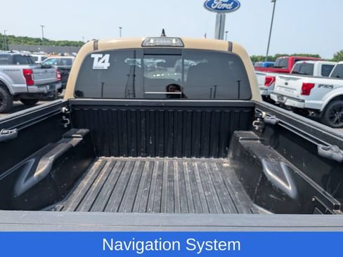 Used 2019 Toyota Tacoma TRD Off-Road AWD/4WD image 10
