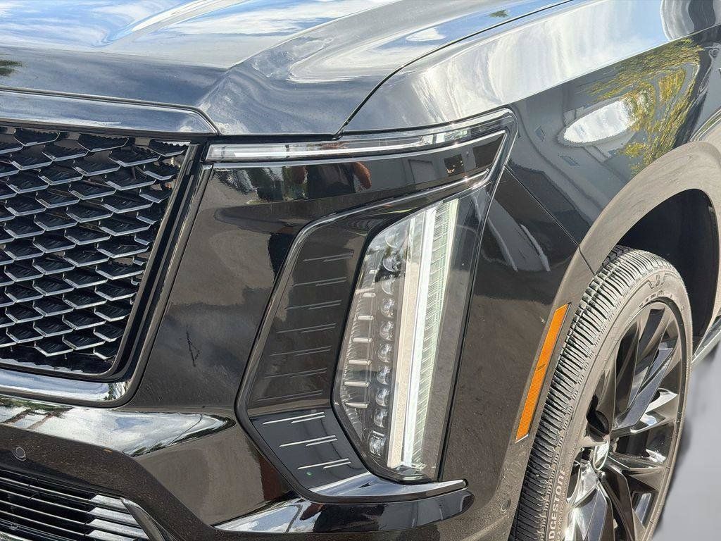 Used 2026 Cadillac Escalade Platinum Sport w/ LPO, ONYX Package AWD/4WD image 9