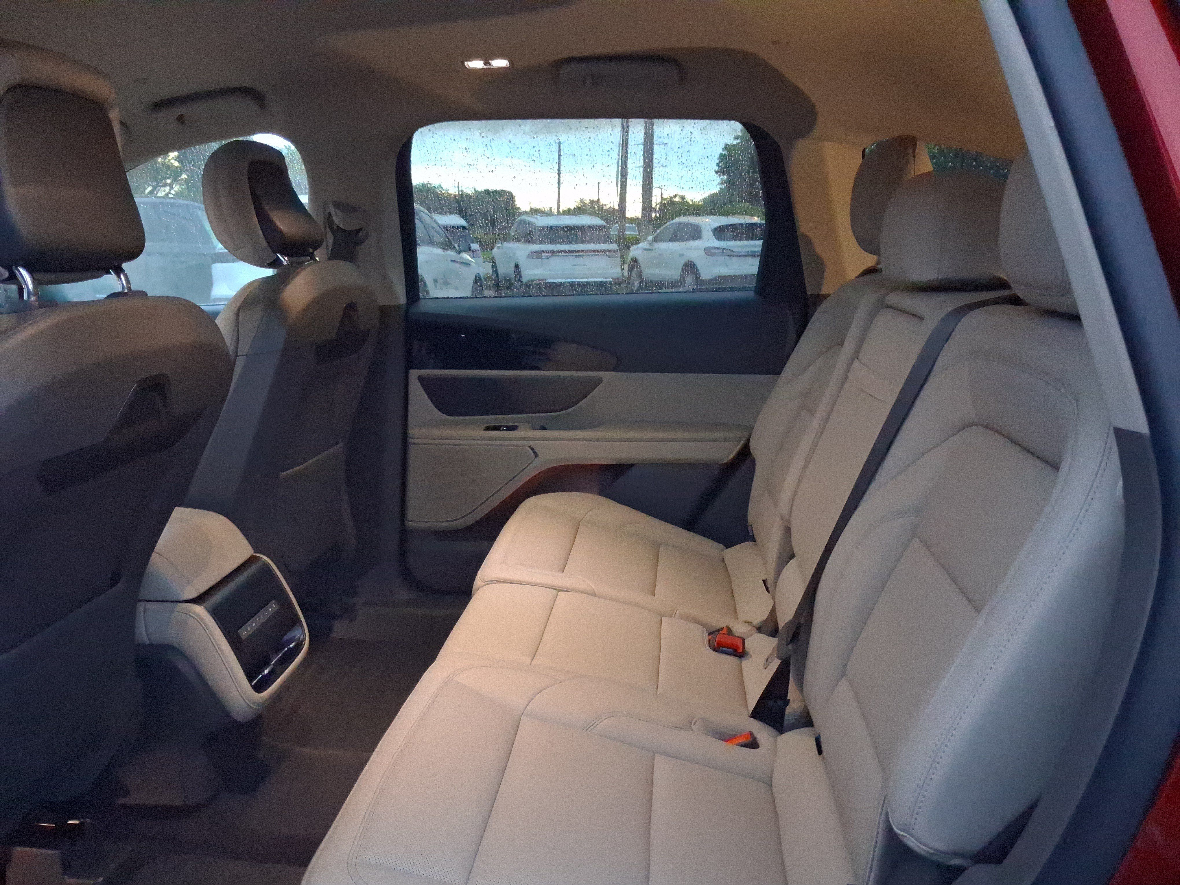 Used 2024 Lincoln Nautilus Premier AWD/4WD image 6