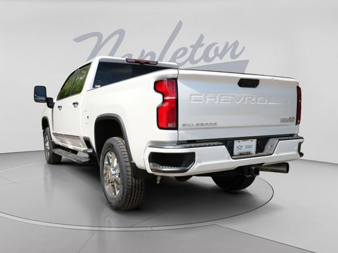 Used 2024 Chevrolet Silverado 3500 High Country w/ High Country Premium Package AWD/4WD image 5
