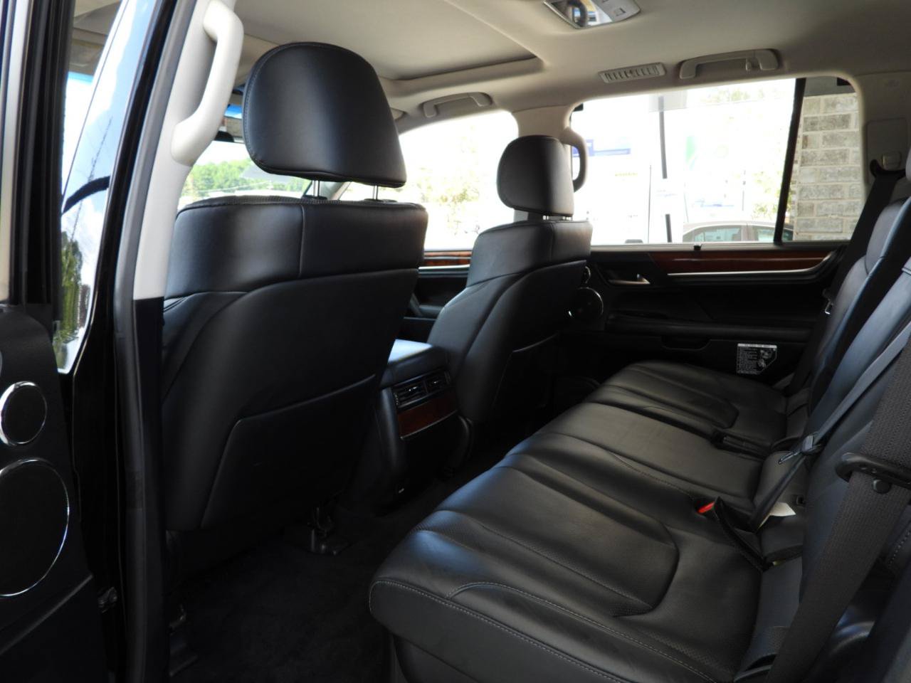 Used 2016 Lexus LX 570 4WD image 70