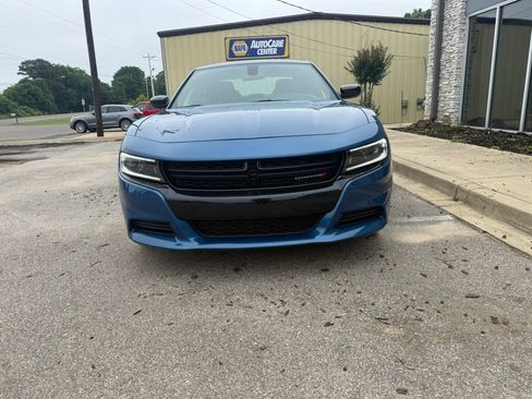 Used 2023 Dodge Charger SXT w/ Blacktop Package RWD image 3