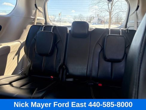 Used 2023 Chrysler Pacifica Touring-L image 24