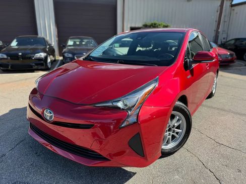 Used 2017 Toyota Prius Two image 1