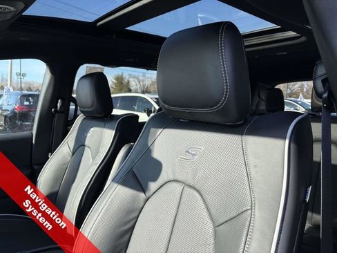 New 2026 Chrysler Pacifica Limited w/ Uconnect Theater Family Group image 19