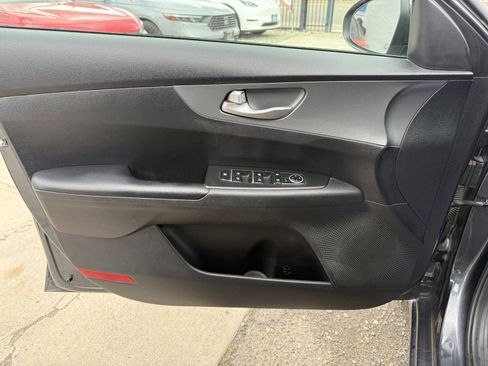 Used 2019 Kia Forte LXS image 11