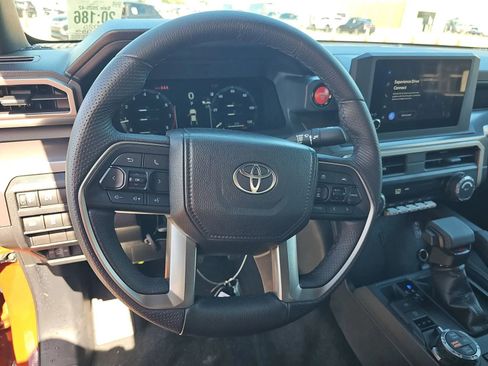 Used 2025 Toyota Tacoma TRD Off-Road image 8