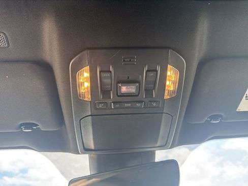 Used 2022 Toyota Highlander XSE AWD/4WD image 19