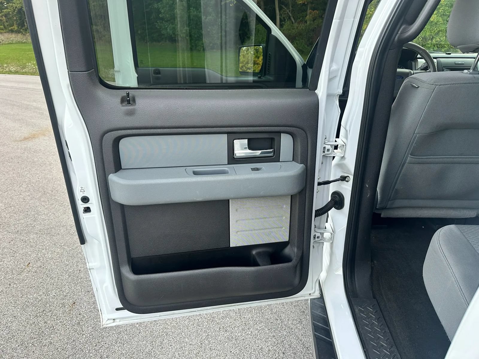 Used 2013 Ford F150 XLT w/ XLT Chrome Pkg AWD/4WD image 16