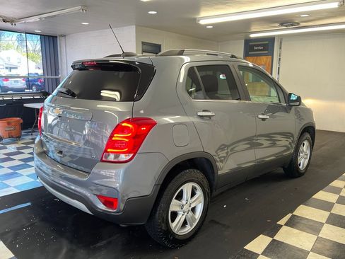 Used 2019 Chevrolet Trax LT w/ LT Convenience Package AWD/4WD image 14