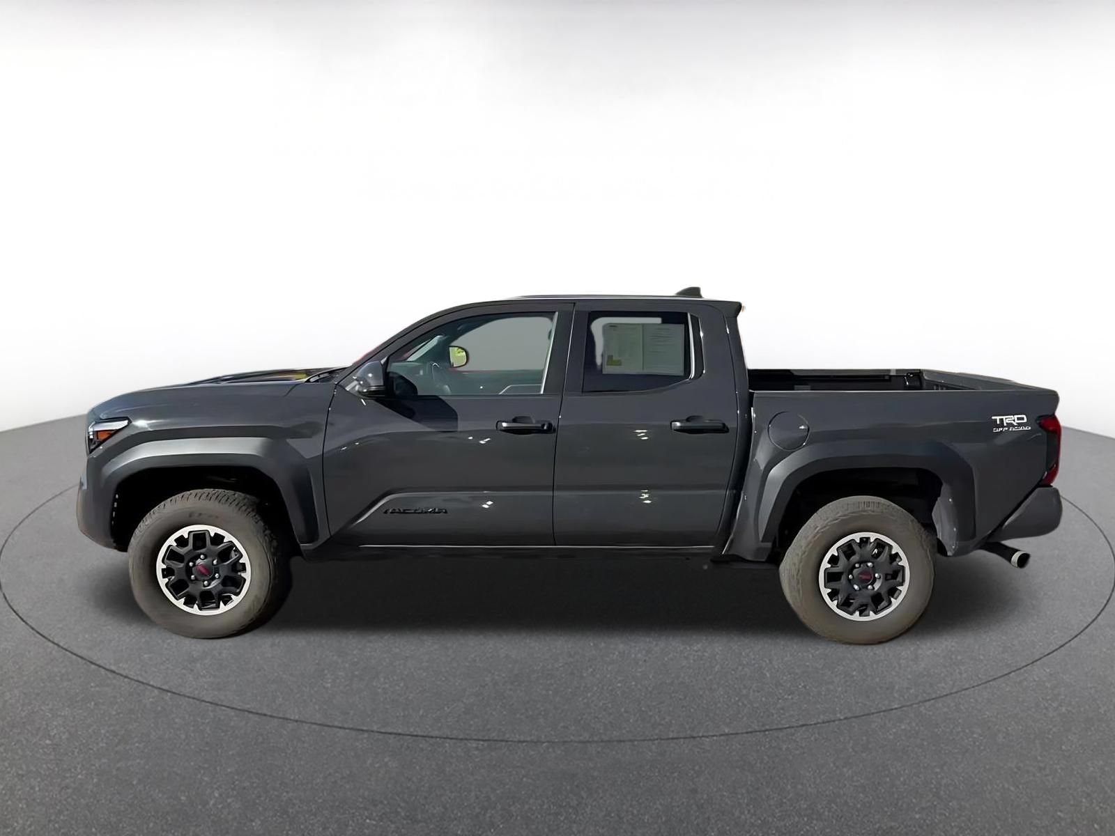 Used 2025 Toyota Tacoma TRD Off-Road AWD/4WD image 7