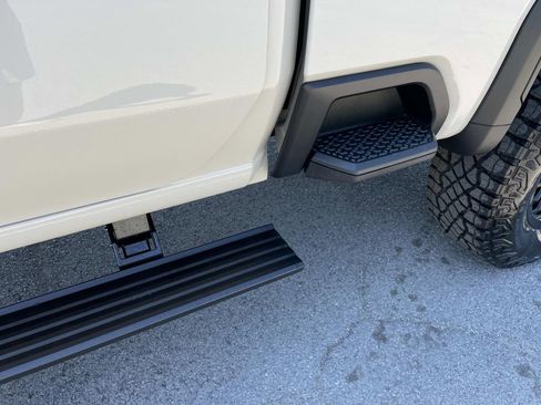 New 2026 GMC Sierra 2500 AT4X w/ AT4X AEV Edition AWD/4WD image 12