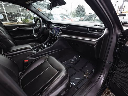 Used 2024 Jeep Grand Cherokee L Limited w/ Luxury Tech Group II image 26