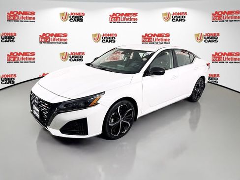 Certified 2024 Nissan Altima 2.5 SR FWD image 12