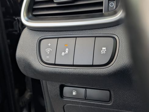 Used 2019 Kia Sorento S image 24