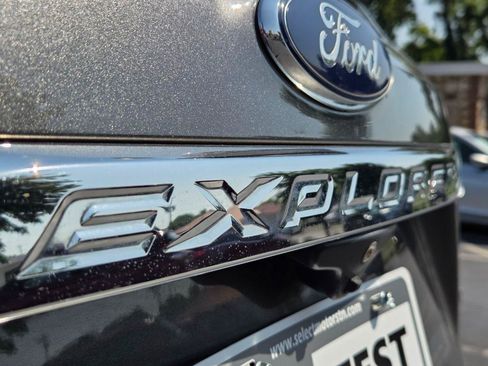Used 2016 Ford Explorer XLT w/ Equipment Group 202A FWD image 10