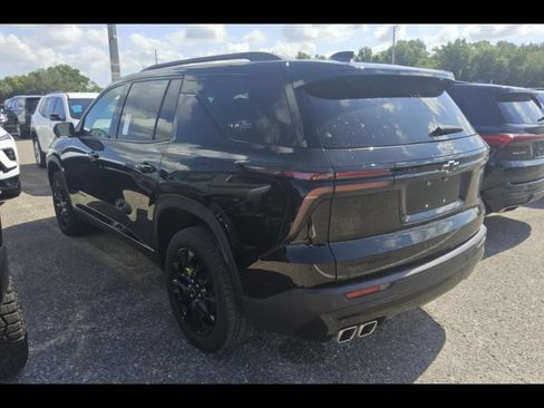 Used 2024 Chevrolet Traverse LT w/ Midnight/Sport Edition FWD image 3