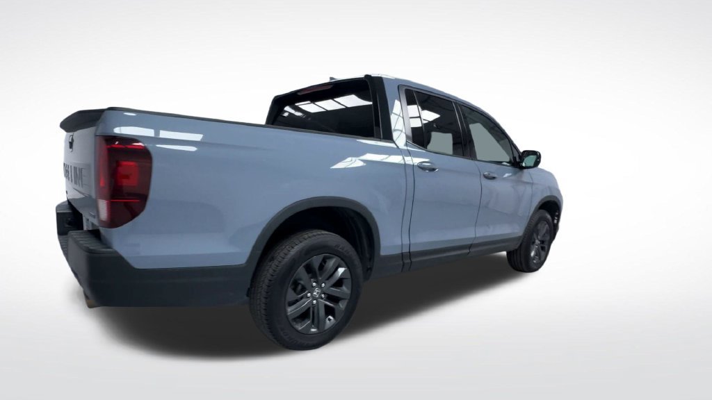 Used 2024 Honda Ridgeline Sport image 11