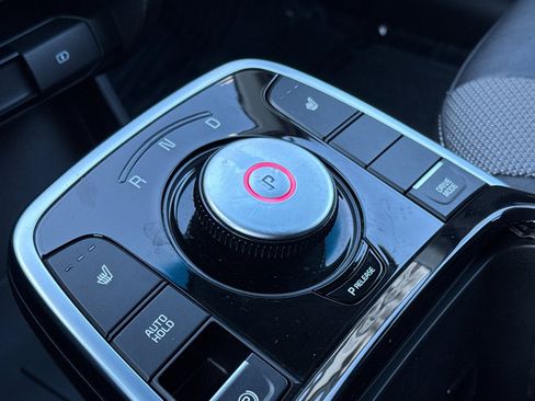 Used 2022 Kia Niro EX image 25