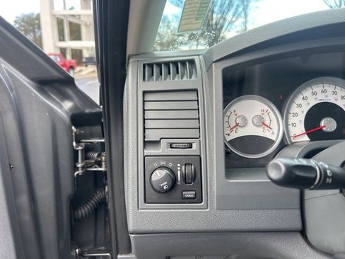 Used 2005 Dodge Dakota SLT image 22