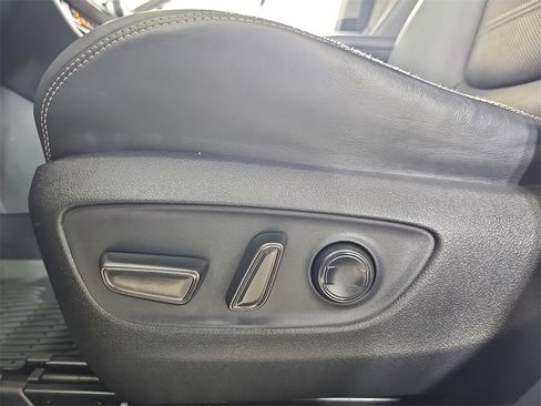 Used 2020 Toyota RAV4 Limited image 37