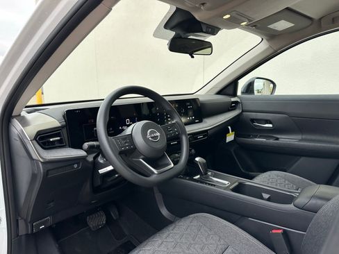 Used 2026 Nissan Kicks SV image 11