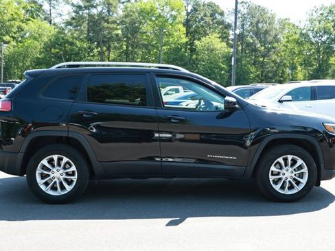 Used 2020 Jeep Cherokee Latitude image 3