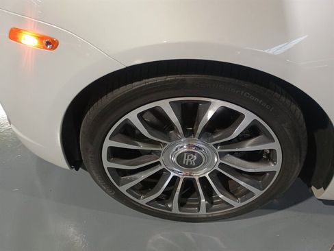 Used 2018 Rolls-Royce Dawn RWD image 36