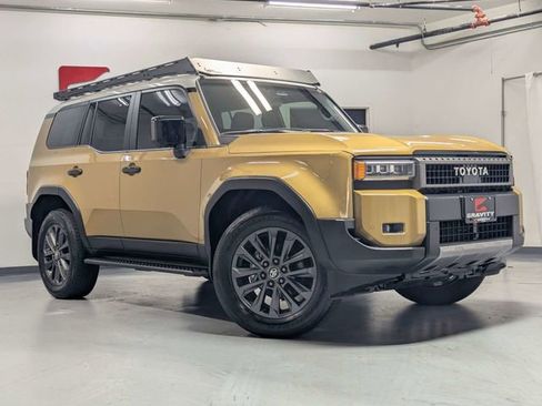 Used 2024 Toyota Land Cruiser image 2