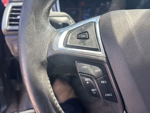 Used 2016 Ford Fusion SE AWD/4WD image 11