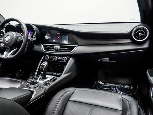 Used 2022 Alfa Romeo Giulia Ti image 17