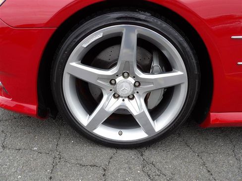 Used 2013 Mercedes-Benz SL 550 image 25