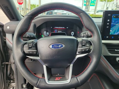 Used 2025 Ford Explorer ST AWD/4WD image 22