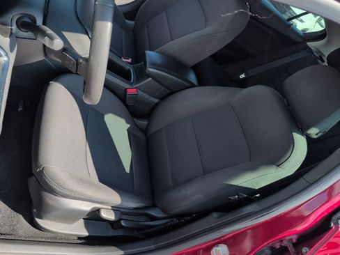 Used 2018 Chevrolet Cruze LT FWD image 30