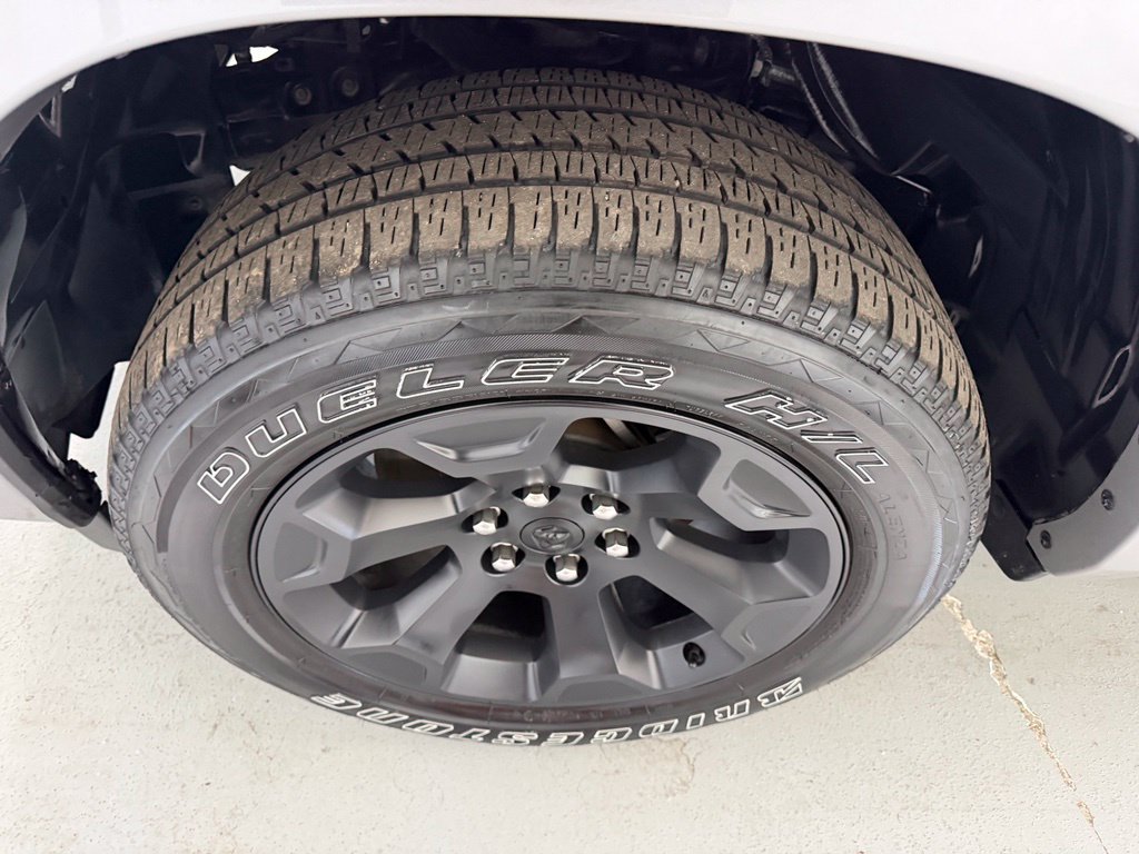 Used 2025 RAM 1500 Big Horn AWD/4WD image 9