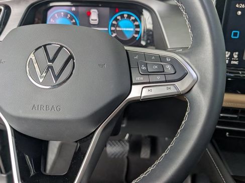 Used 2024 Volkswagen Atlas Cross Sport SE w/ Panoramic Sunroof Package FWD image 14