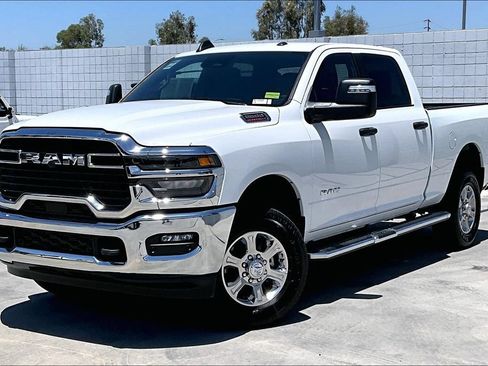 Certified 2025 RAM 2500 Big Horn AWD/4WD image 2