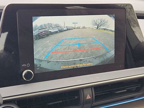 Used 2023 Toyota Prius XLE image 17