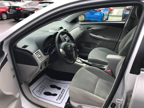 Used 2012 Toyota Corolla LE FWD image 9