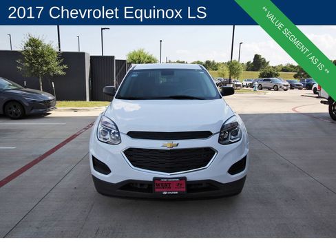 Used 2017 Chevrolet Equinox LS FWD image 2